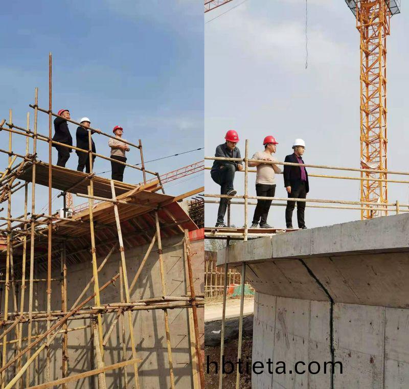 公(gong)司(si)領導視(shi)詧(cha)永城(cheng)市第七汚水(shui)處(chu)理(li)廠(chang)工程進度(du)