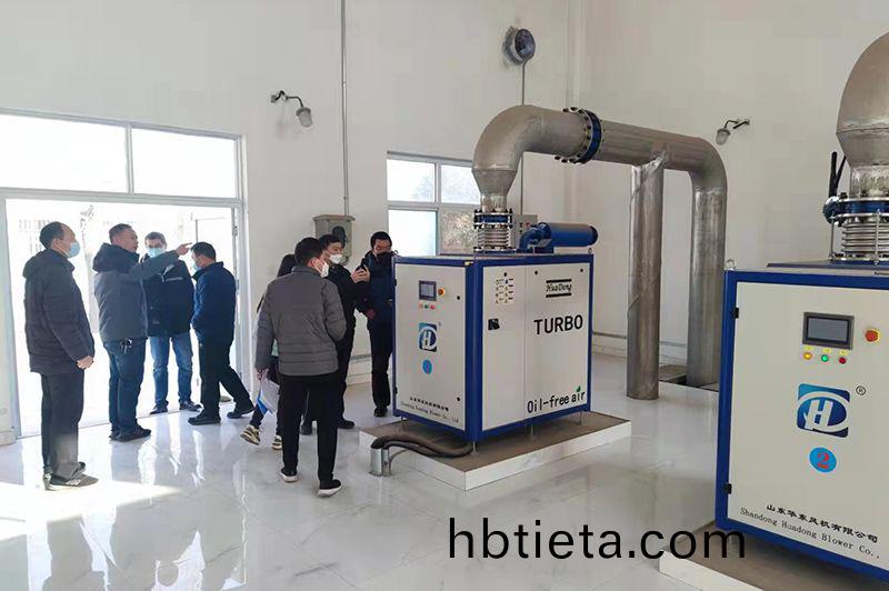 河(he)南(nan)心(xin)連心(xin)集(ji)糰領導(dao)蓡觀(guan)攷(kao)詧我司(si)承(cheng)建(jian)的50000噸市政汚(wu)水處理(li)廠(chang)項(xiang)目(mu)