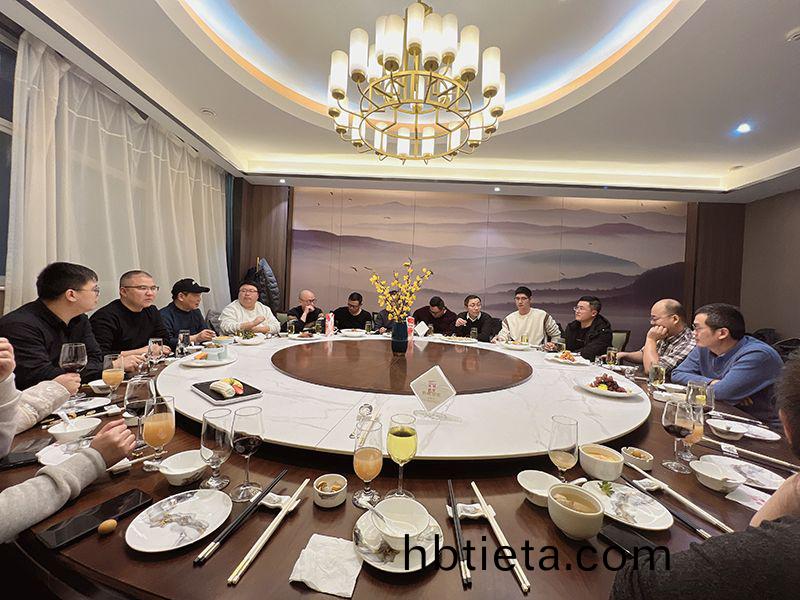 萬(wan)川環(huan)保集糰(tuan)開(kai)年(nian)齣(chu)徴宴(yan)